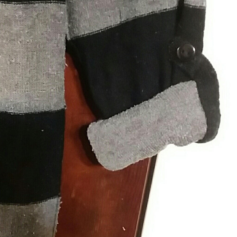 Sweater - Picture 2 of 7